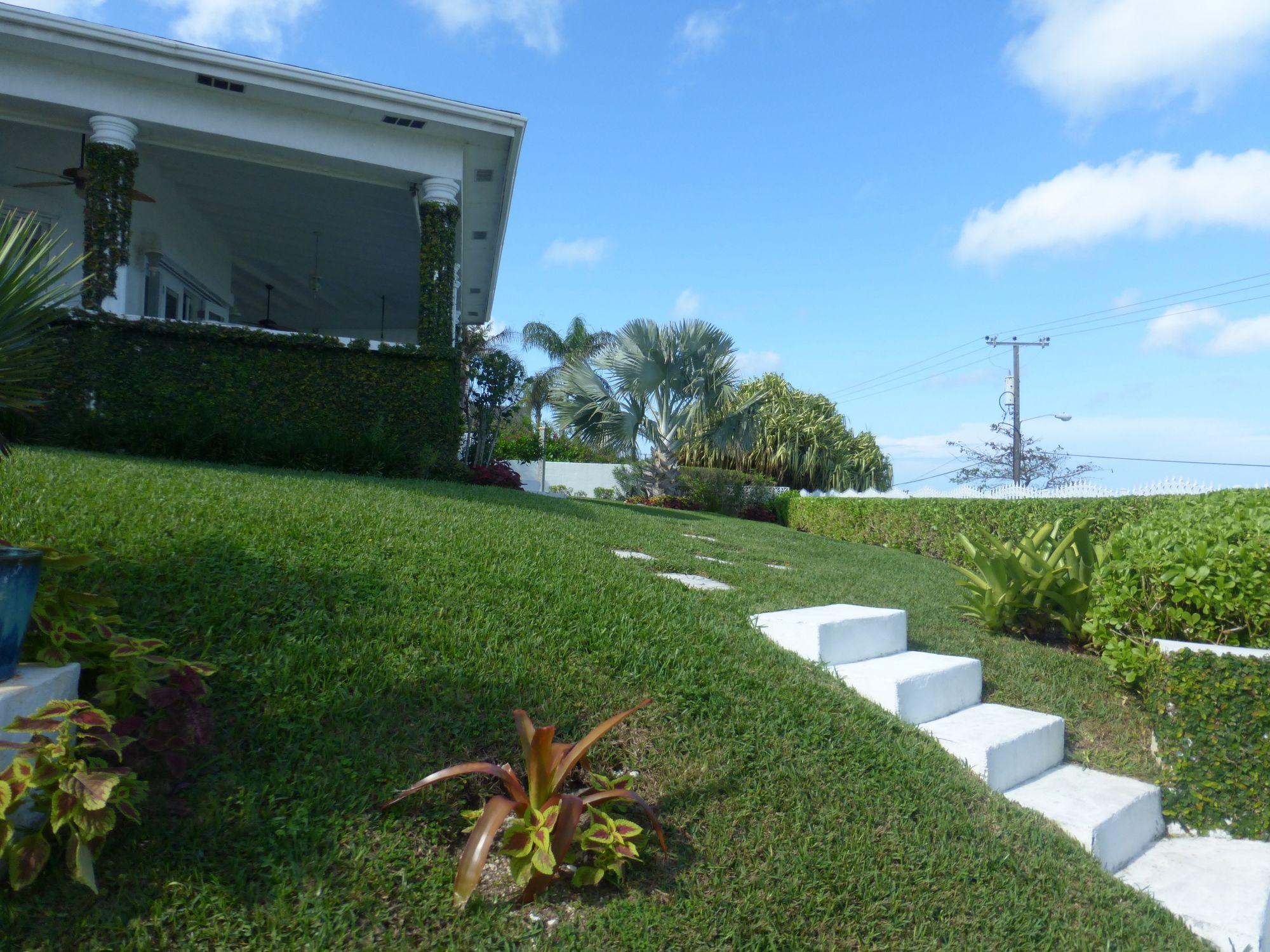 Four Bedroom Oceanfront Villa Nassau Bagian luar foto